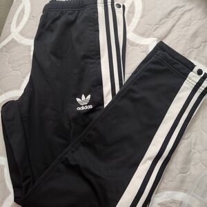 ADIDAS side button jogger/ Size M